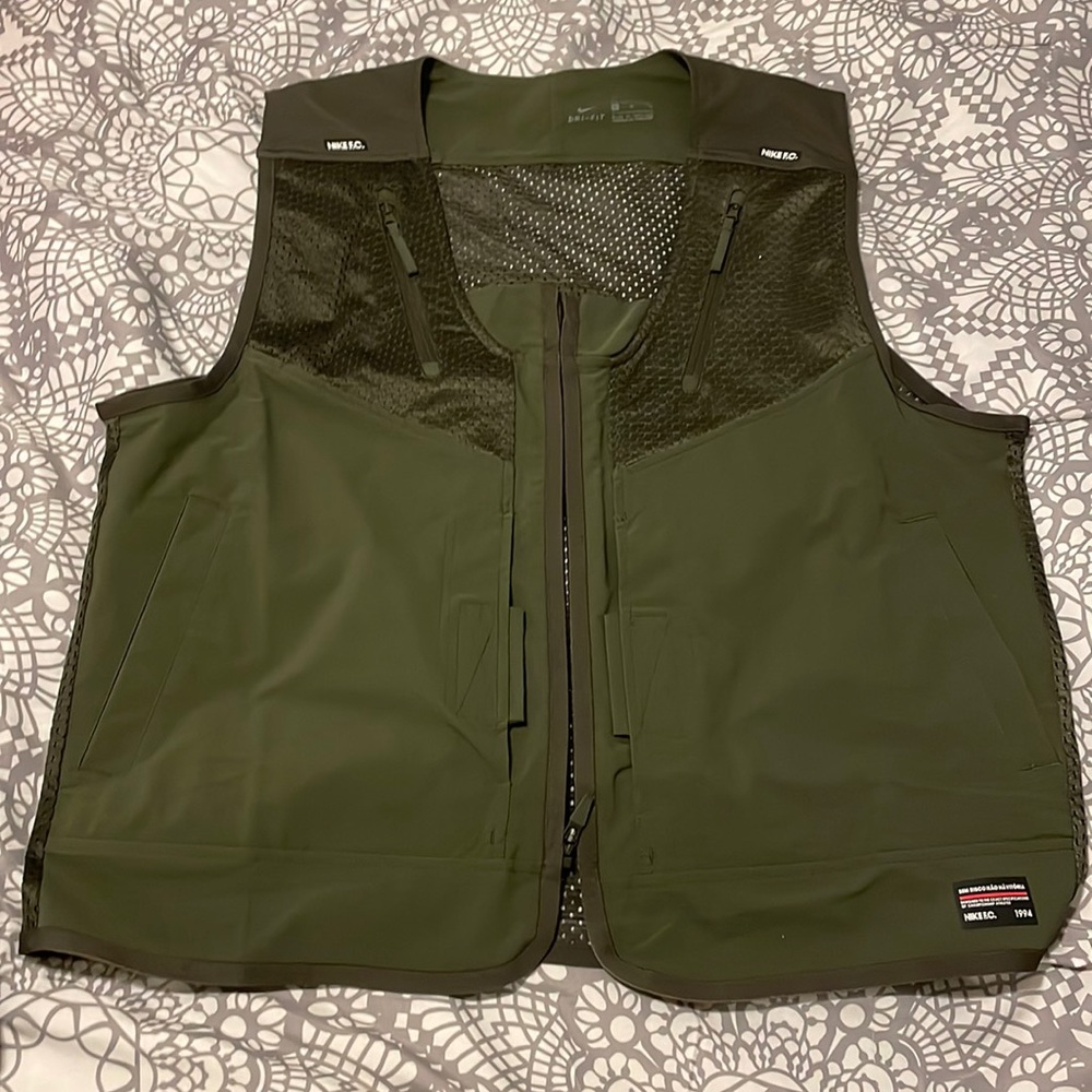 Nike FC running vest